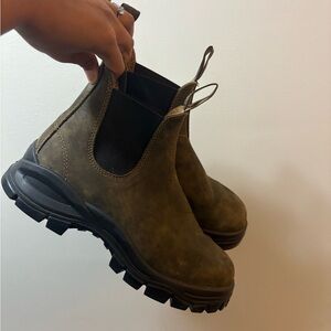 blundstone Chelsea Boots